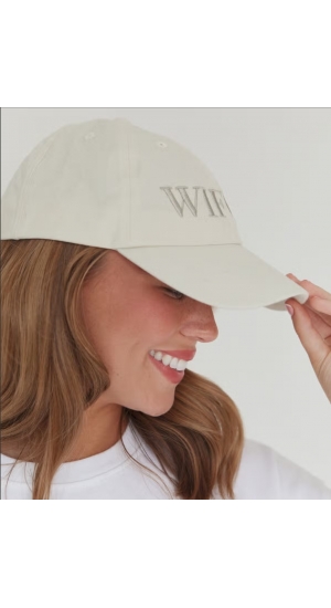 Cap wifey champagne farvet Cap wifey champagne farvet